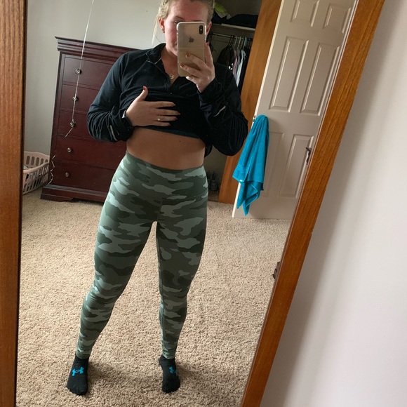 aerie black camo leggings